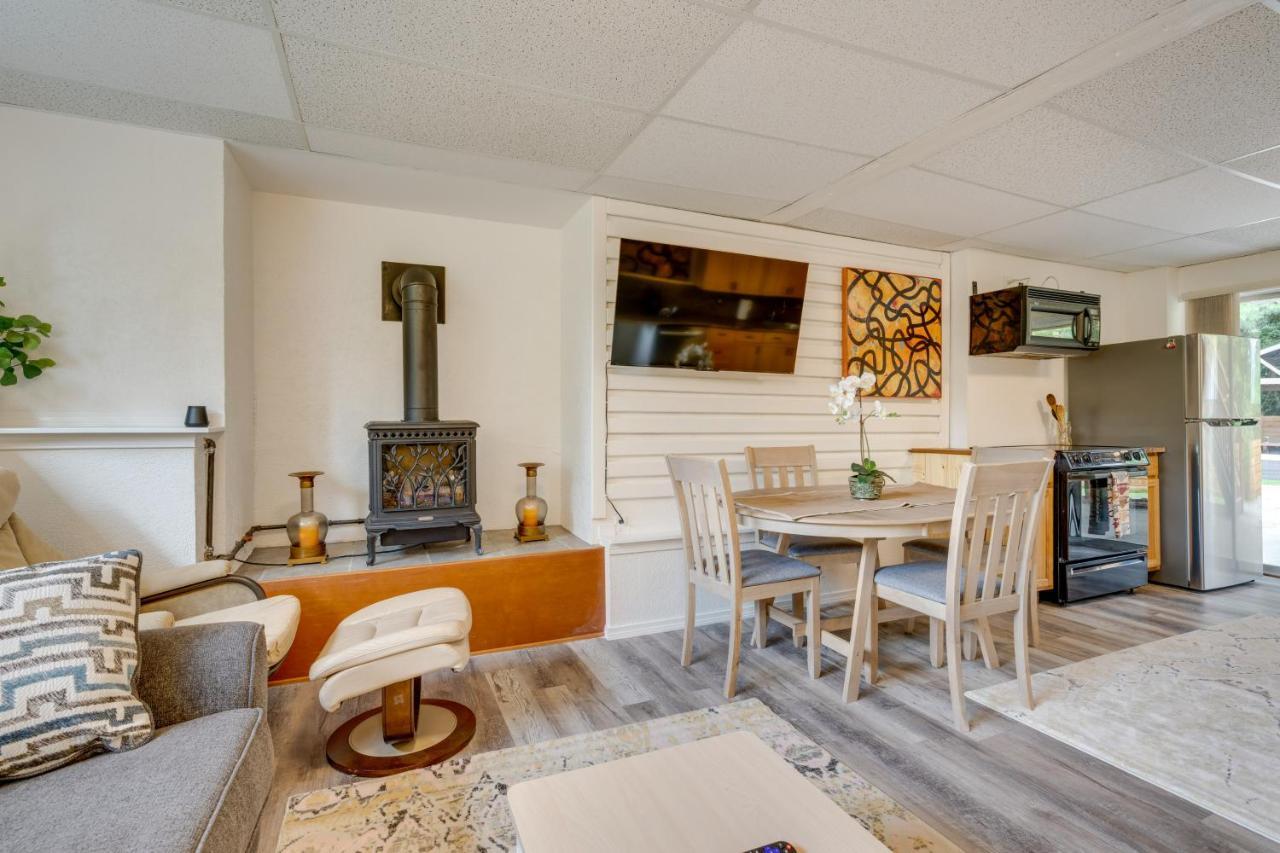 Cozy Kenmore Vacation Rental With Shared Hot Tub! エクステリア 写真