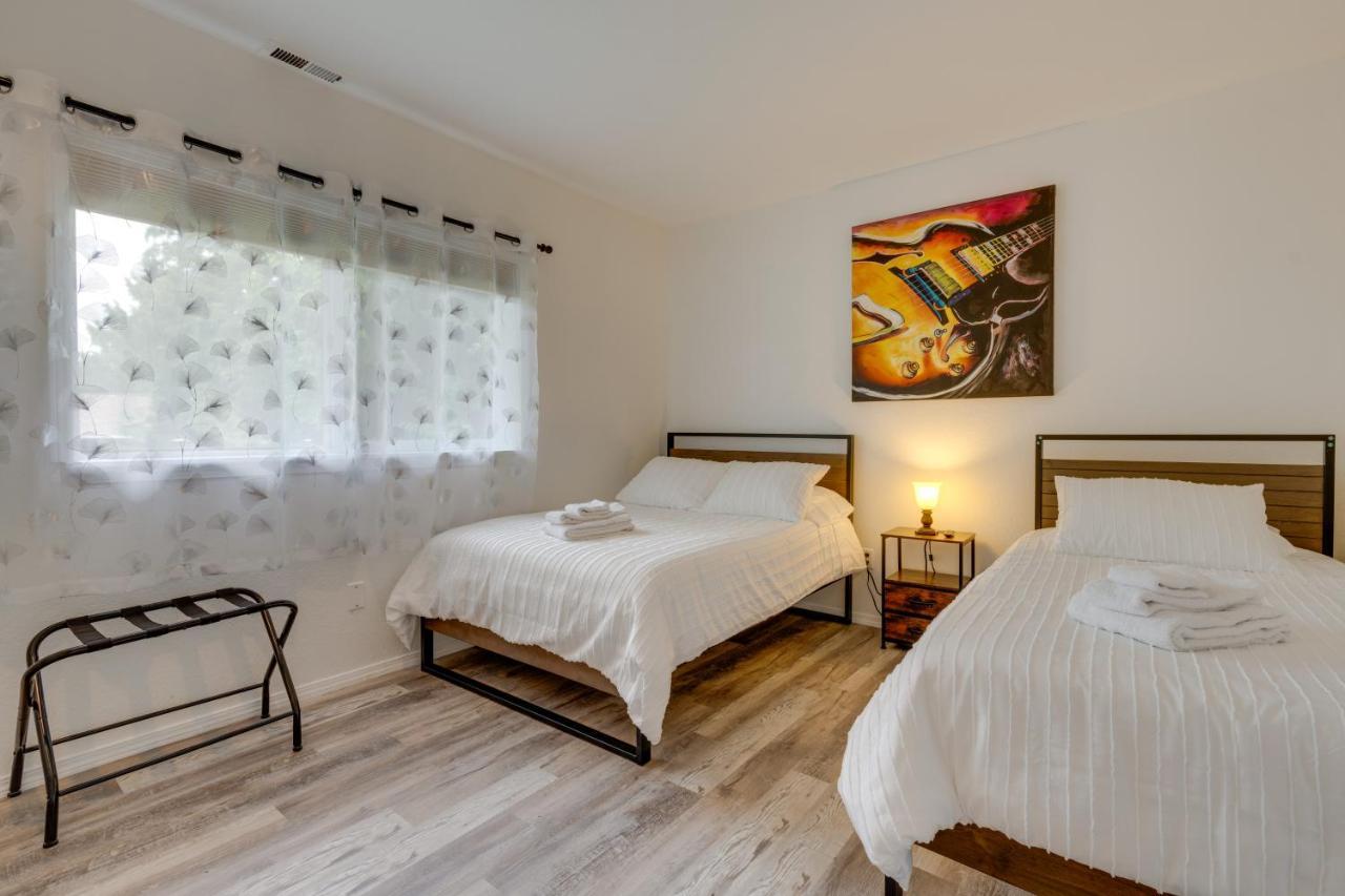Cozy Kenmore Vacation Rental With Shared Hot Tub! エクステリア 写真